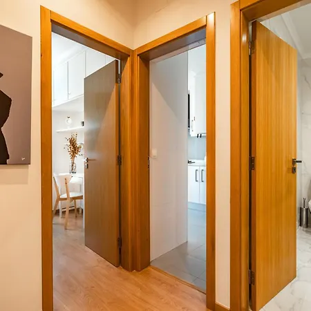 Akicity Anjos Luna *